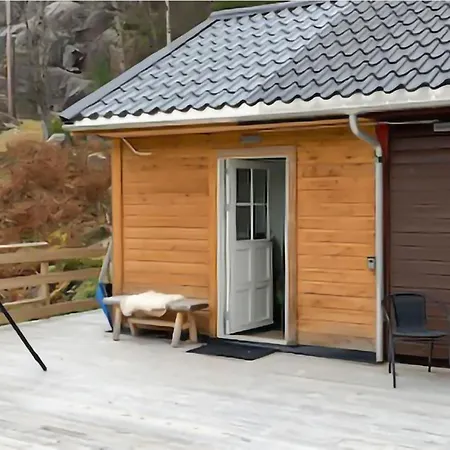 3 Bedroom Awesome In Semesterbostad